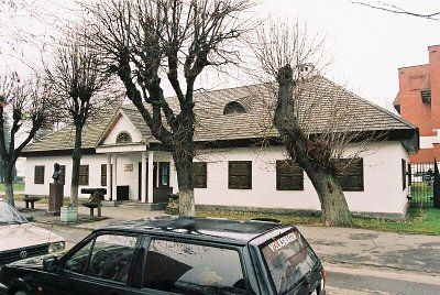 Особняк (дерев.)