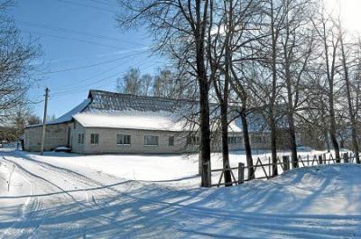 Школа (дерев.)