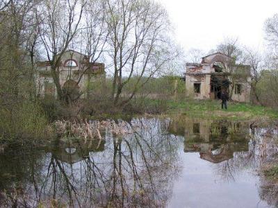 Флигель правый (руины)