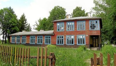 Школа (дерев.)