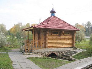 Часовня правосл. у криницы (дерев.)