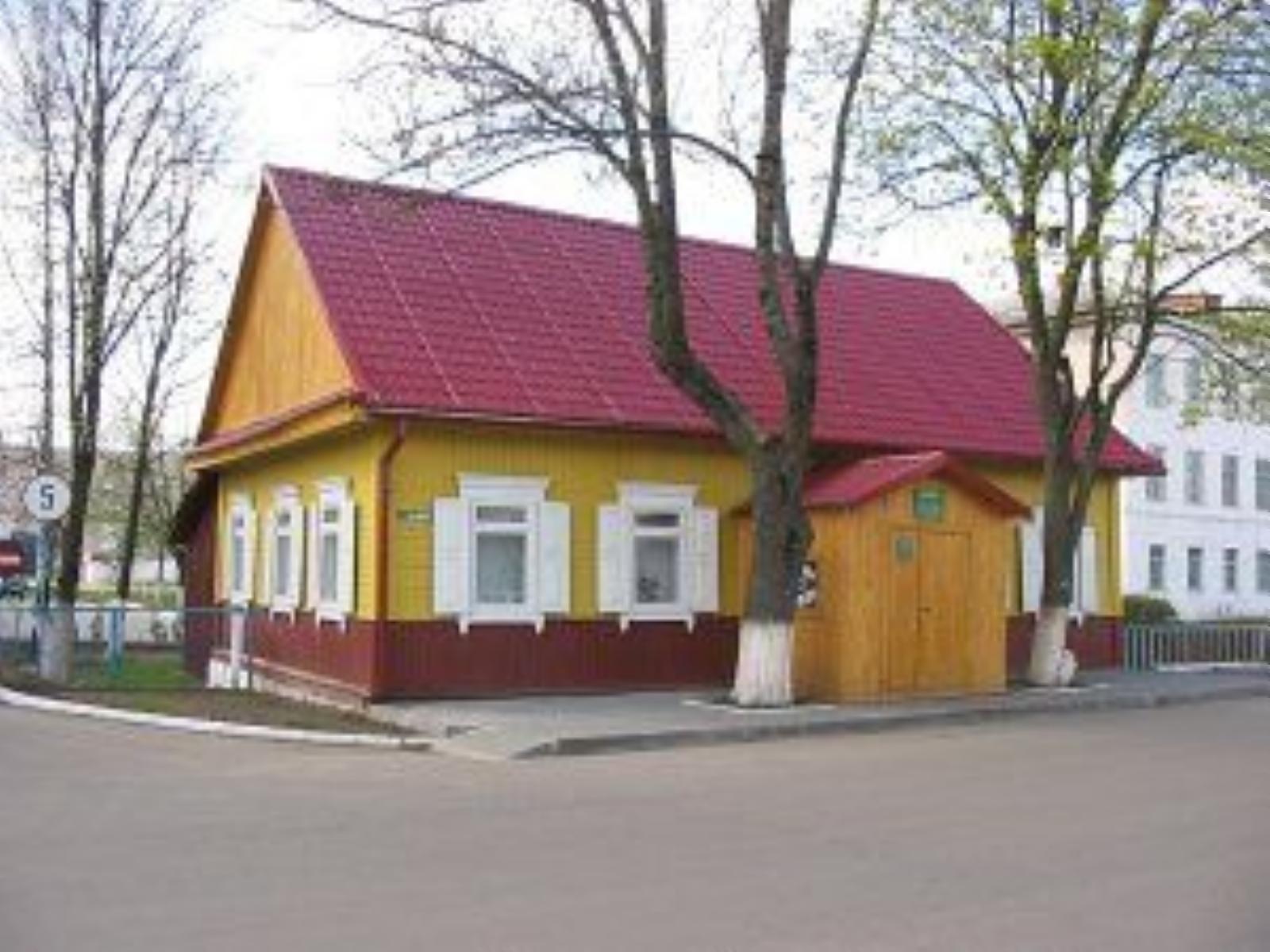 Дом священника (дерев.) Дом священника (дерев.)