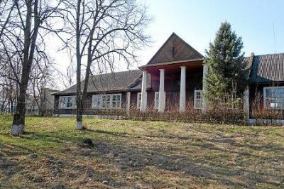 Школа (дерев.)