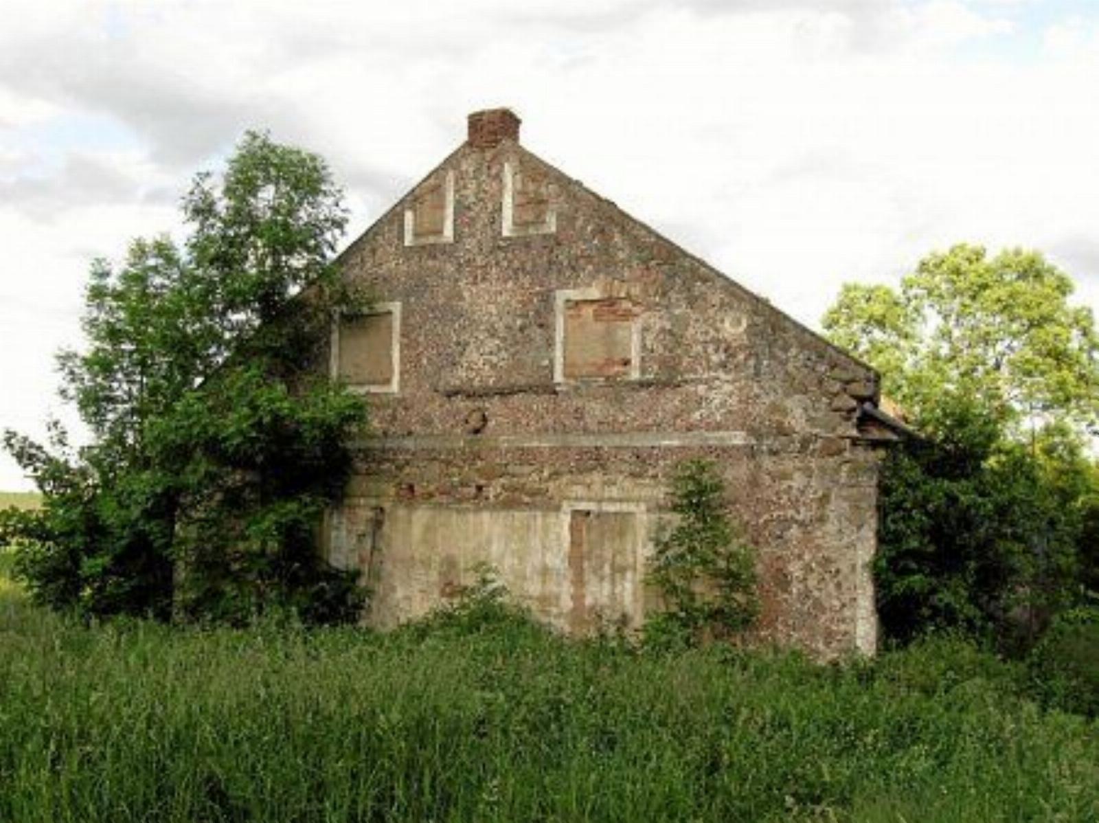 Служебная постройка (?) Служебная постройка (?)