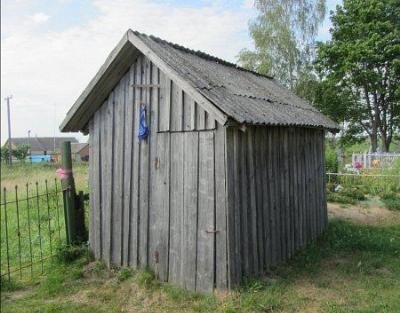 Часовенка? для хранения выносного креста (дерев.)