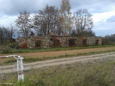 Хозпостройка (руины)