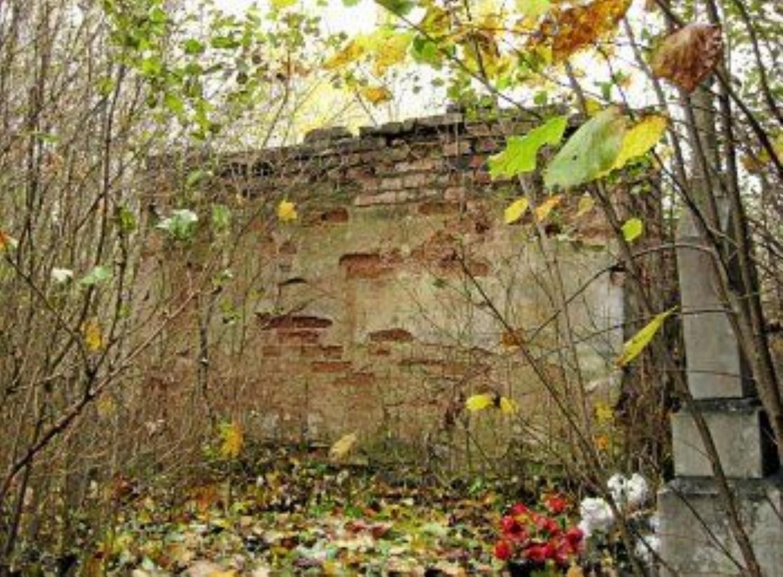 Часовня католич. (руины) Часовня католич. (руины)