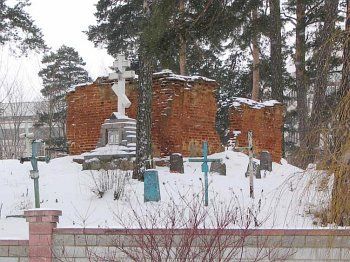 Часовня-усыпальница (руины)