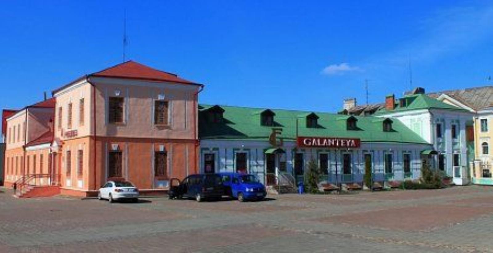 Флигель правый Флигель правый