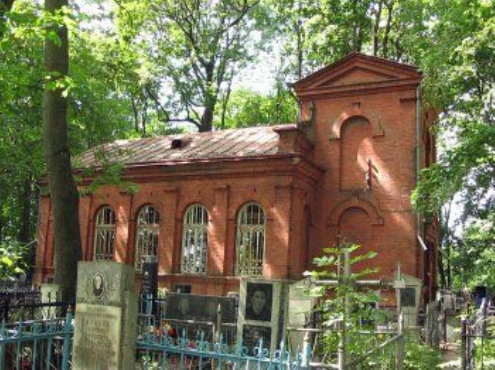 Часовня-усыпальница Сеножатских Часовня-усыпальница Сеножатских