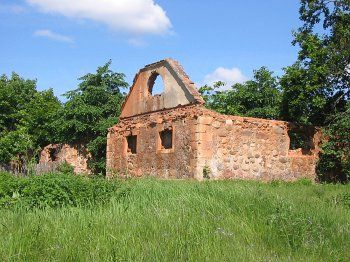 Амбары (руины)