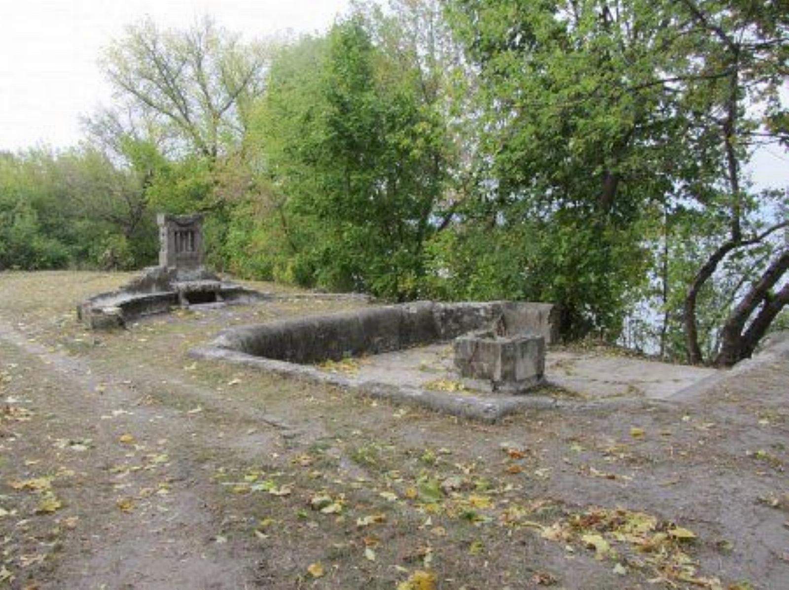 Фонтан (руины) Фонтан (руины)