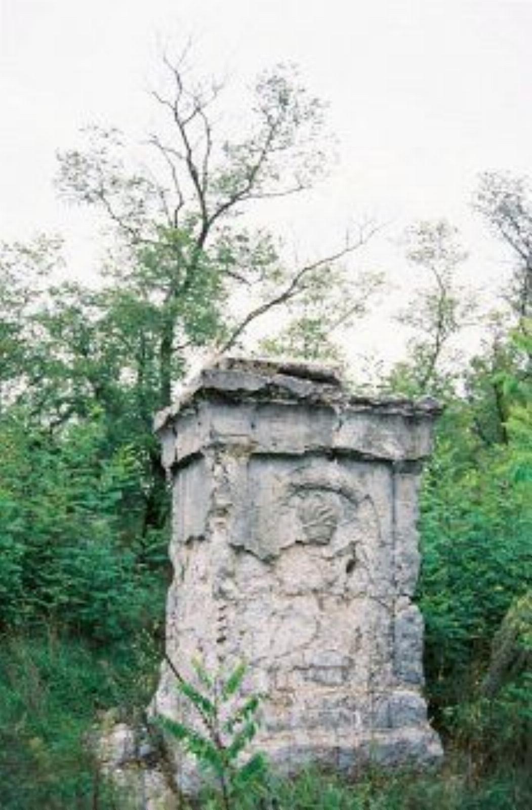 Памятник русским и немецким солдатам Памятник русским и немецким солдатам