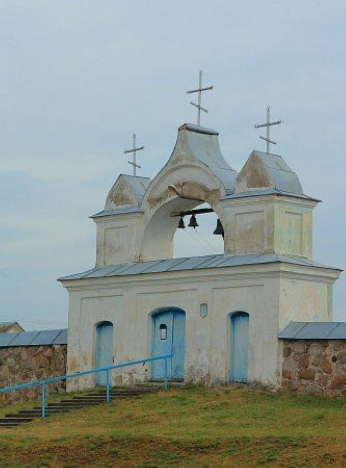 Брама и ограда Брама и ограда