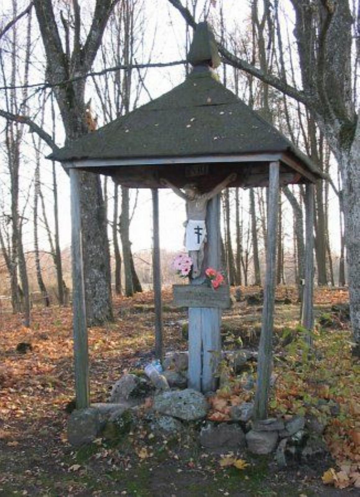 Часовня-надмогилье (дерев.) Часовня-надмогилье (дерев.)