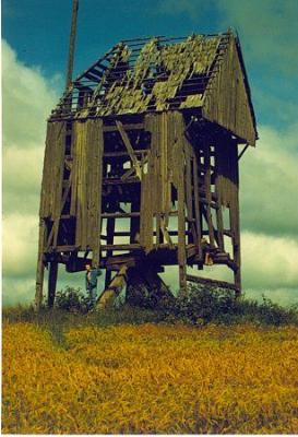 Ветряная мельница (дерев.)