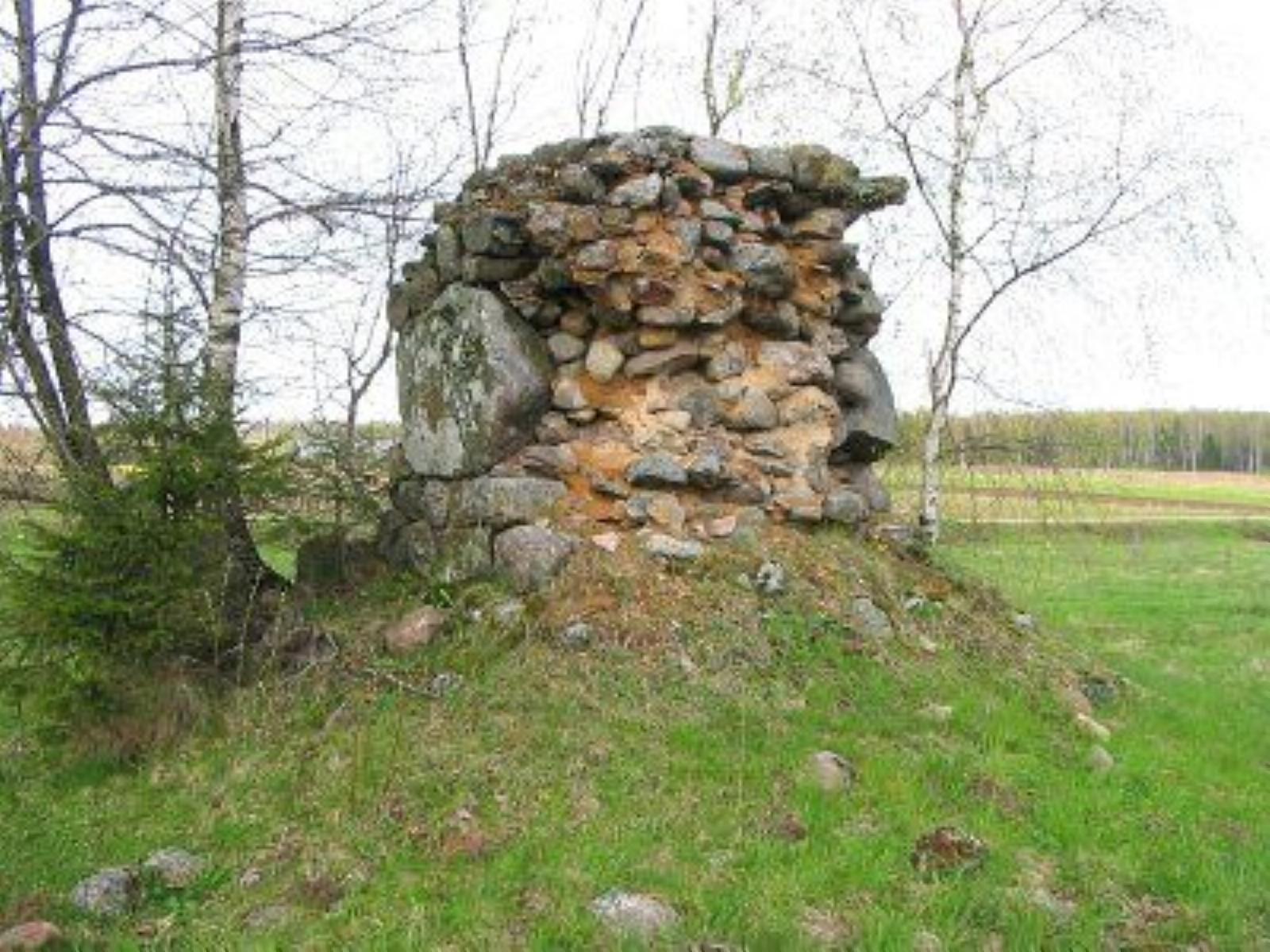 Памятник немецким солдатам (руины) Памятник немецким солдатам (руины)