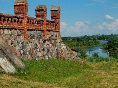 Ограда и брамы