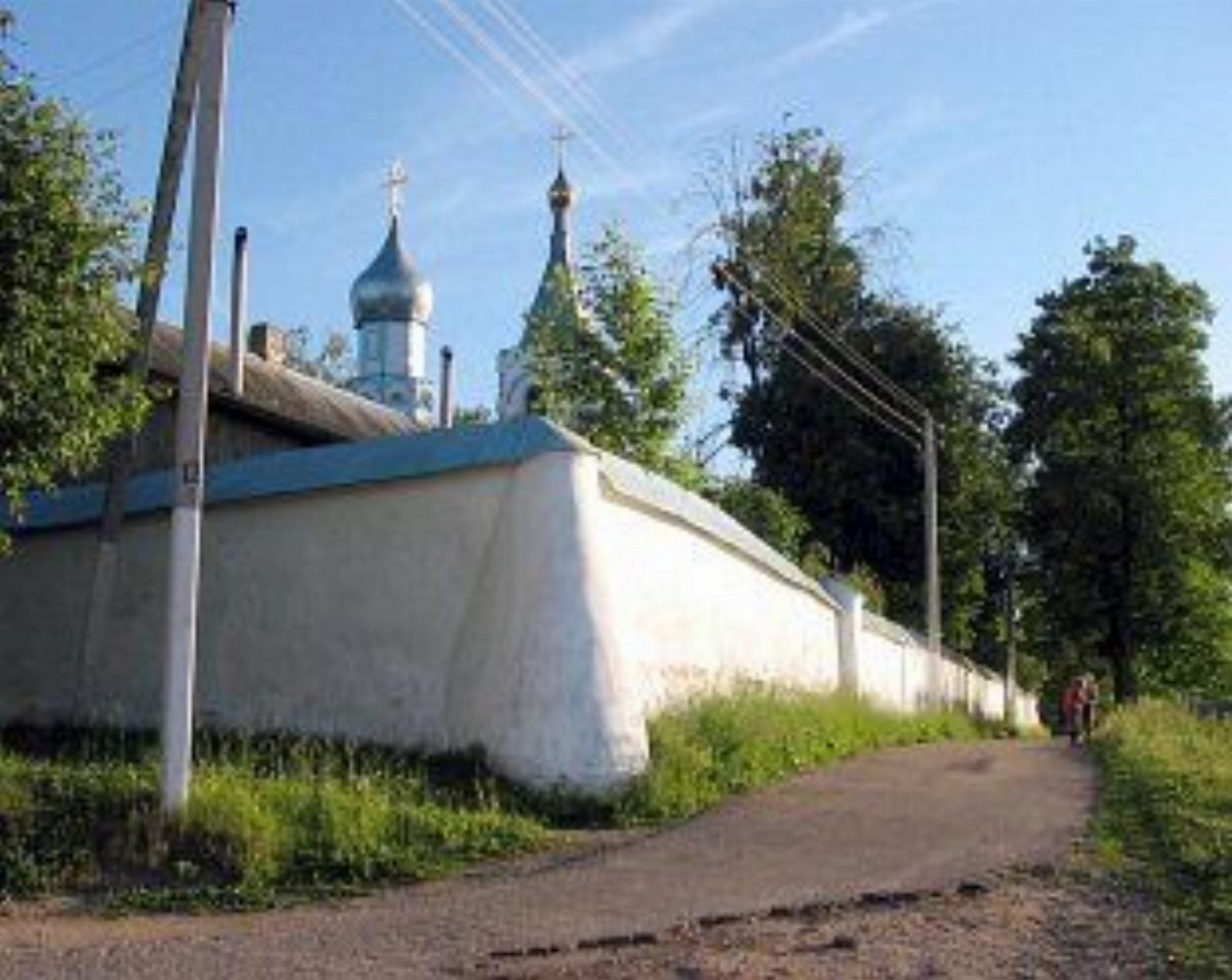 Ограда с контрфорсами Ограда с контрфорсами