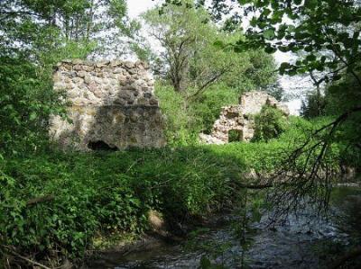 Водяная мельница (руины)