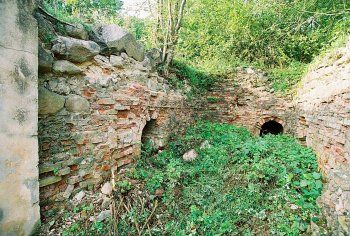 Склеп-усыпальница (руины)