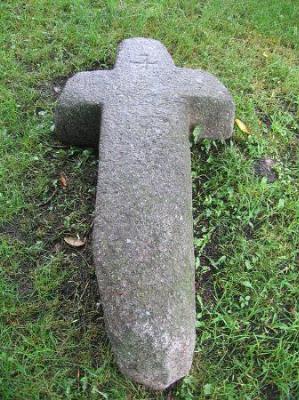 Каменный крест