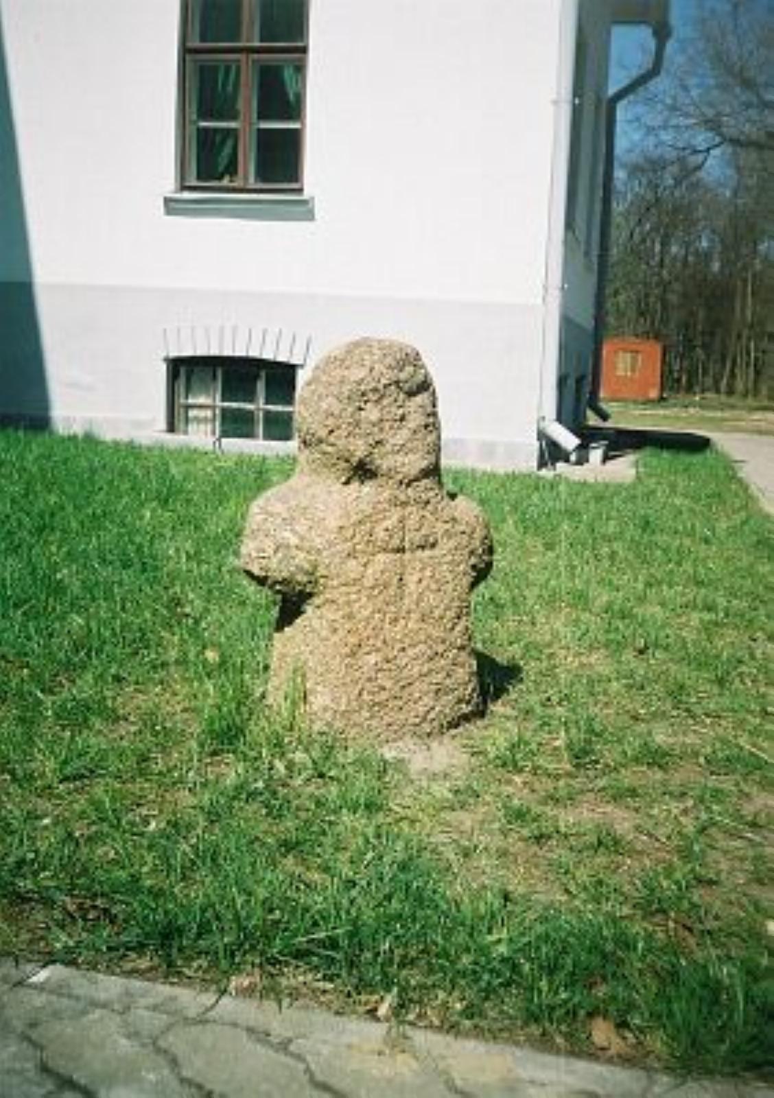 Каменный идол Каменный идол