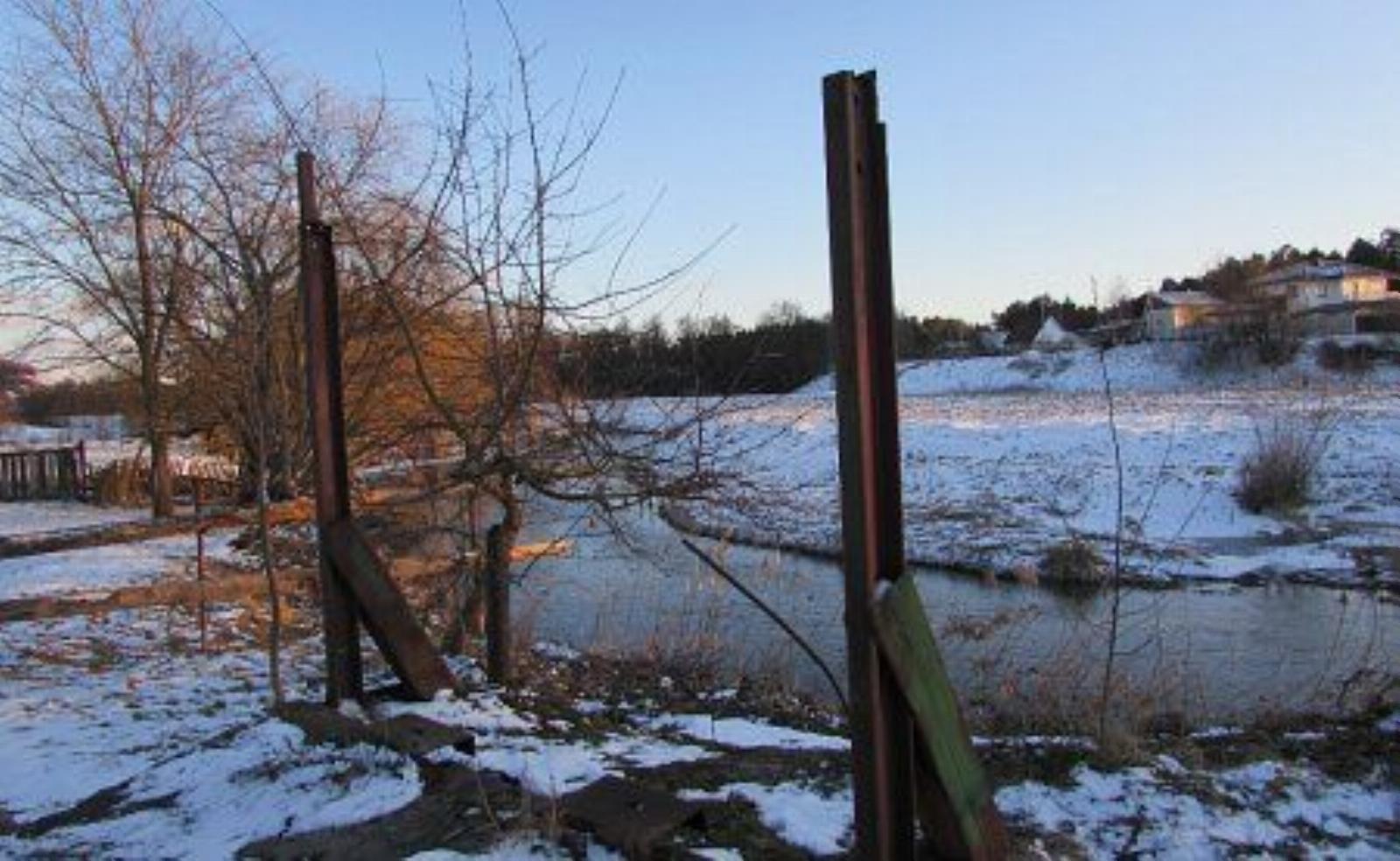 Опора подвесного моста (?) Опора подвесного моста (?)