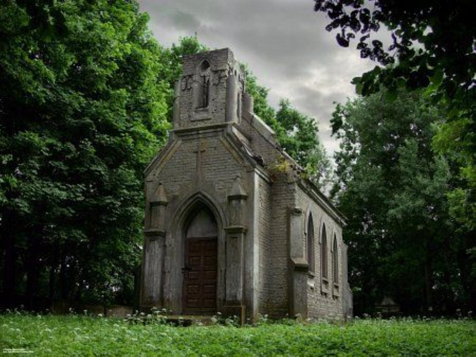 Часовня-усыпальница Толлочко Часовня-усыпальница Толлочко