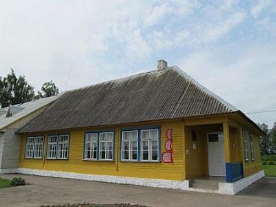 Школа (дерев.)