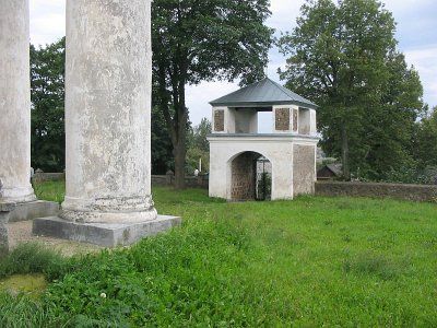 Брама-колокольня