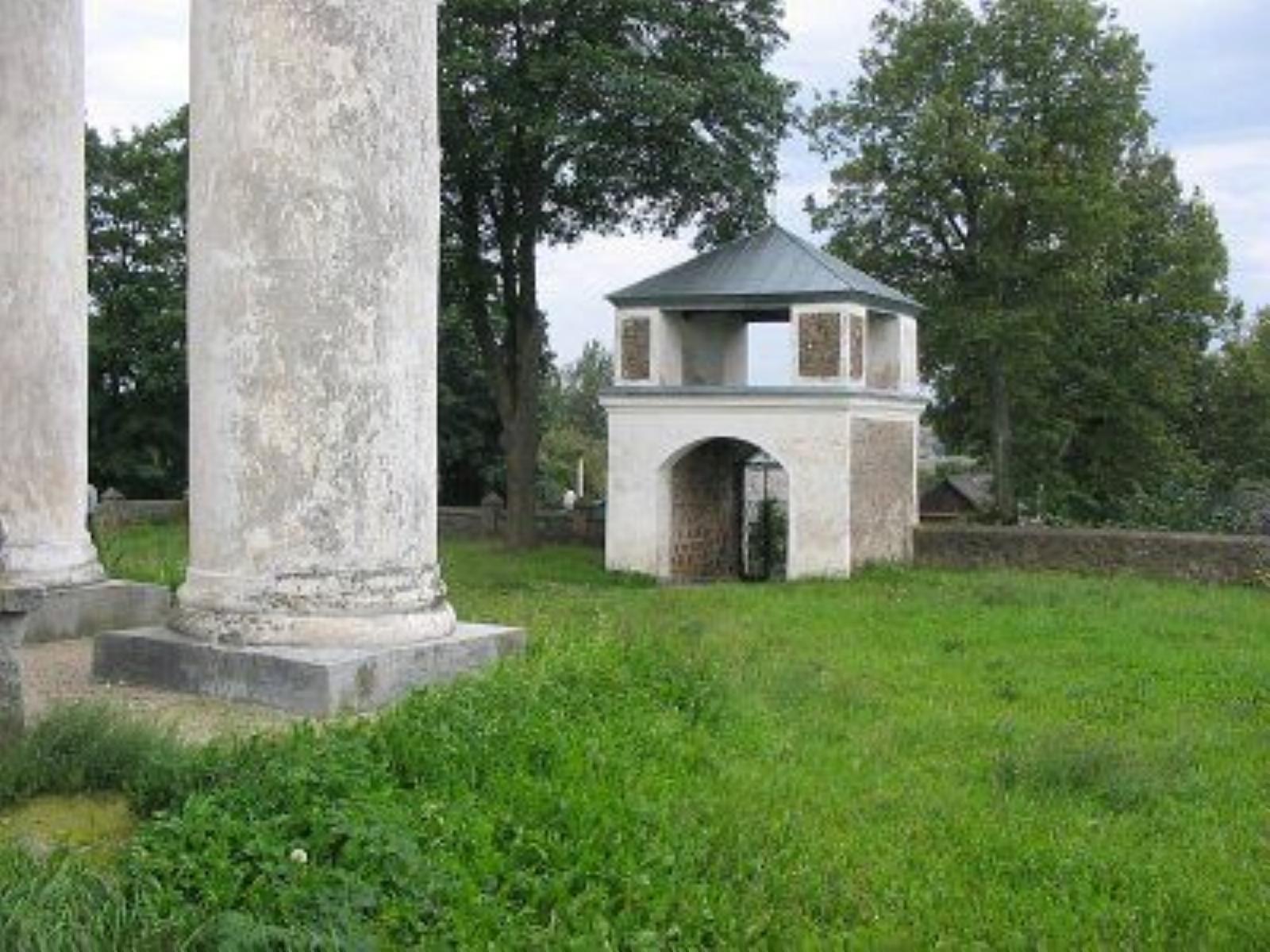 Брама-колокольня Брама-колокольня