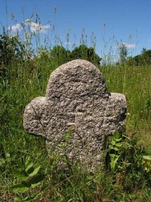 Каменный крест