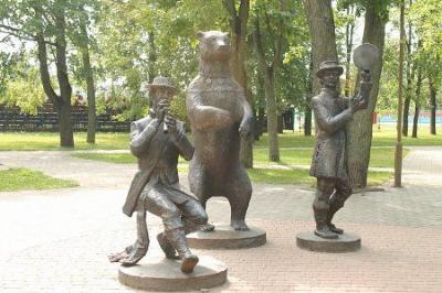 Скульптурная композиция Медвежья академия