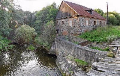 Водяная  мельница