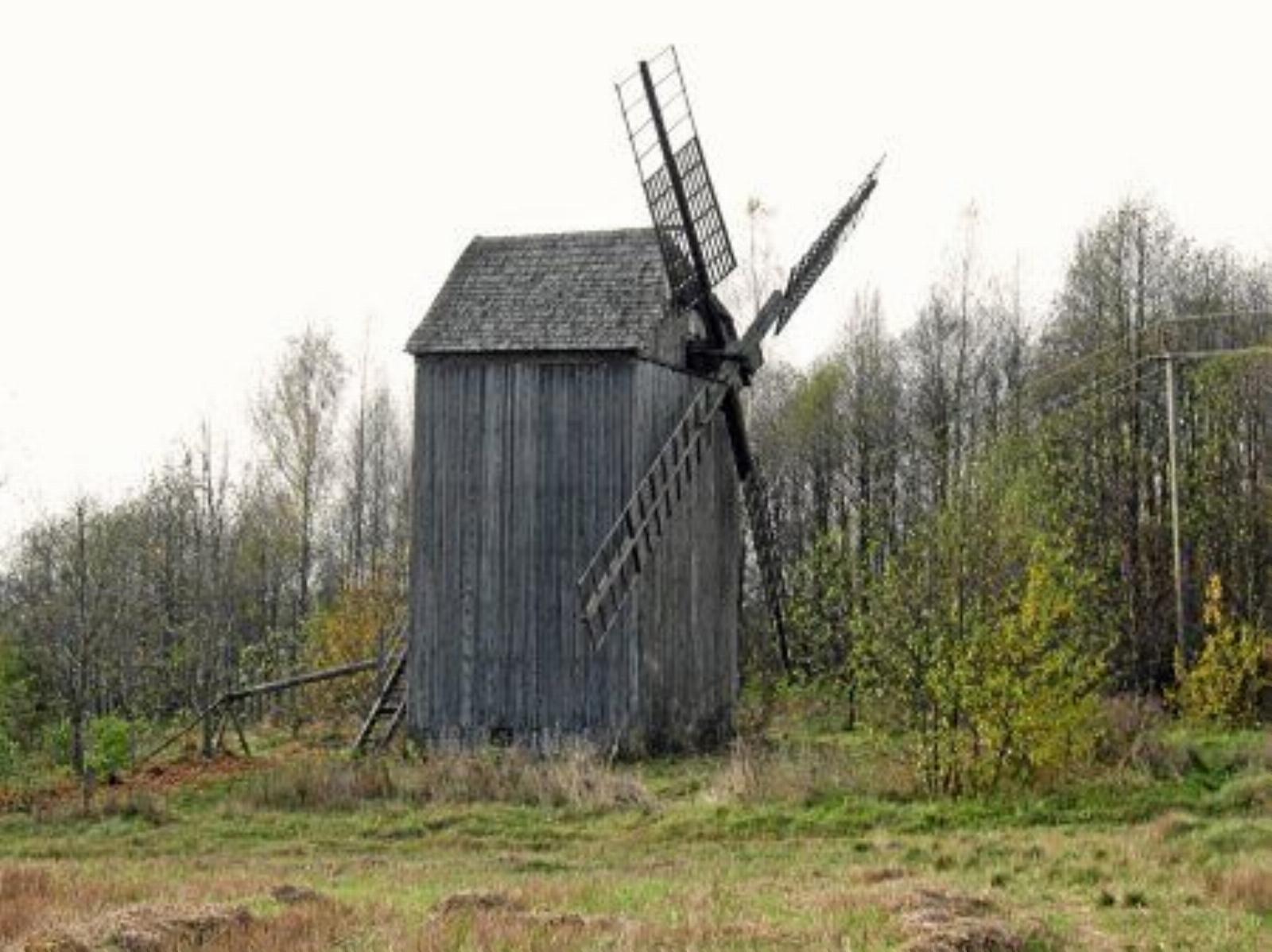 Ветряная мельница из дер. Домоткановичи (дерев.) Ветряная мельница из дер. Домоткановичи (дерев.)