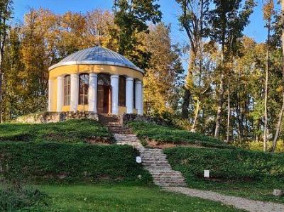 Часовня-усыпальница (руины)