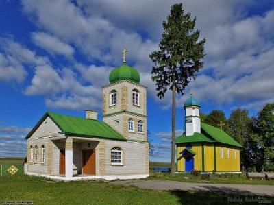 Колокольня с крестильней