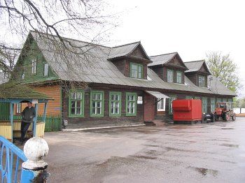 Школа (дерев.)