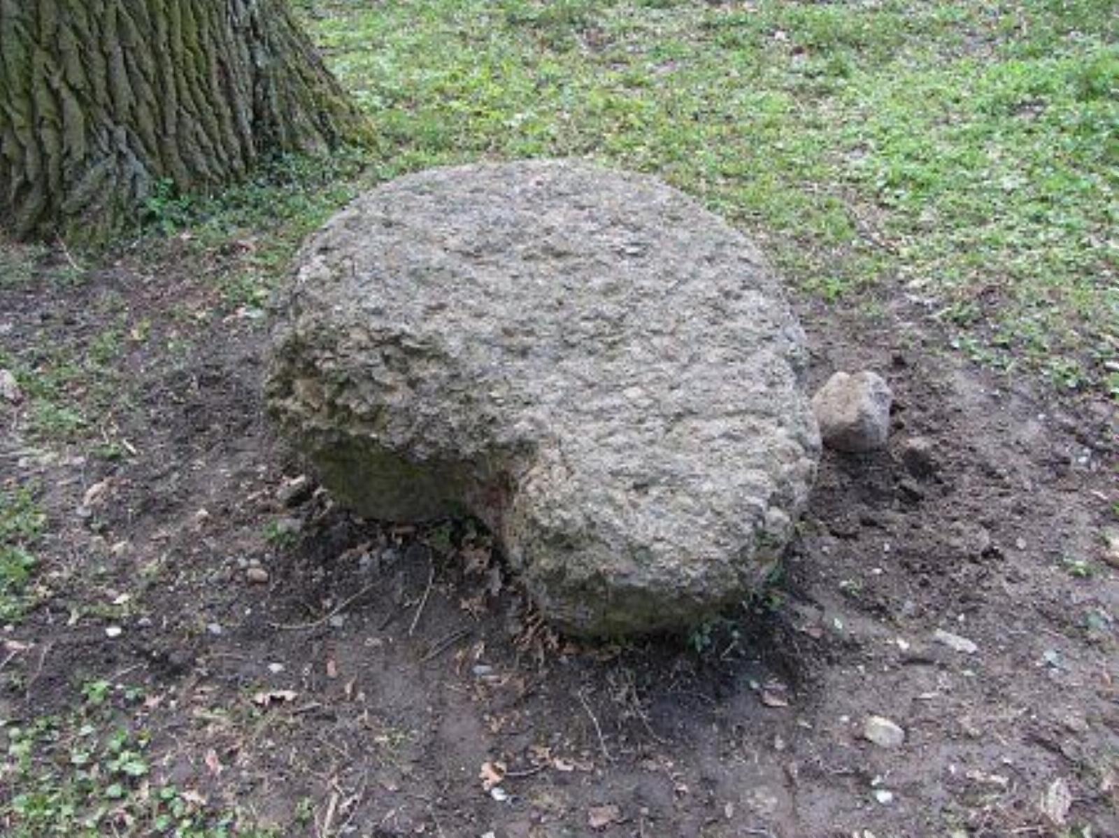 Валун Камень любви Валун Камень любви