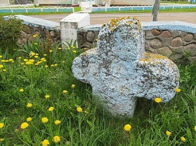 Каменный крест