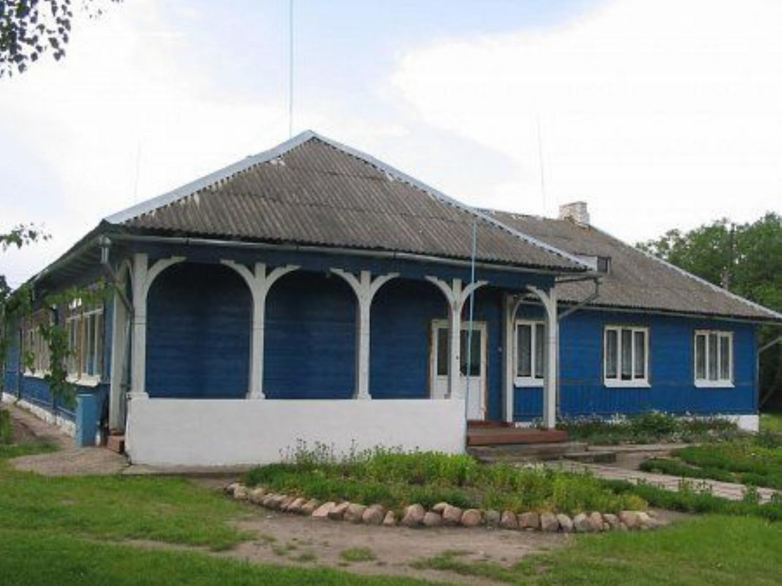 Школа (дерев.) Школа (дерев.)