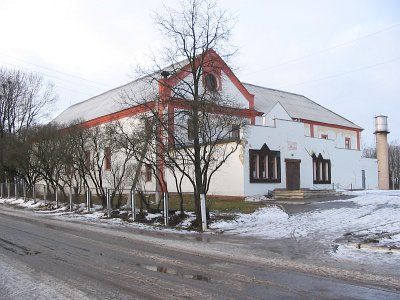 Костел и жилой корпус