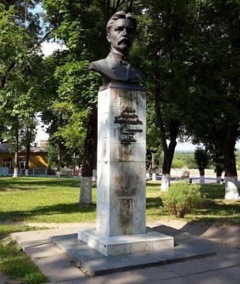 Памятник Адаму Богдановичу