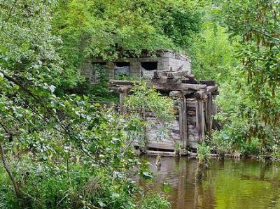 Водяная мельница (руины)