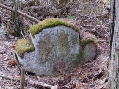 Каменный крест