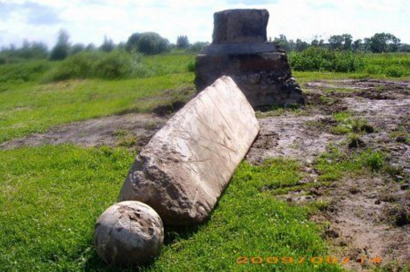 Мемориальный обелиск Мемориальный обелиск