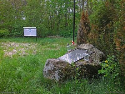 Мемориальный камень Ромуальду Траугутту