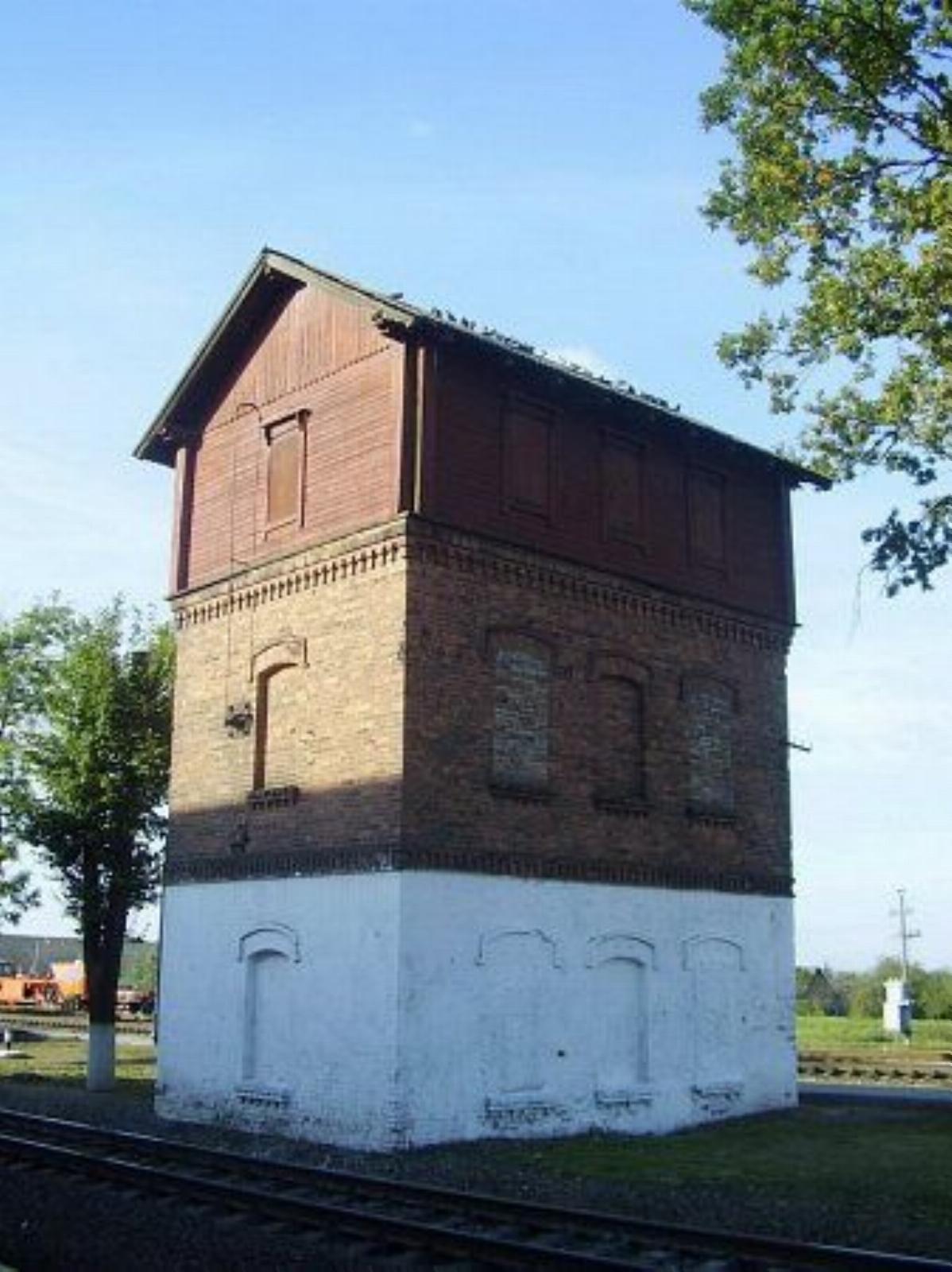Водонапорная башня (?) Водонапорная башня (?)