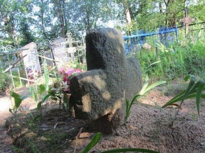 Каменные кресты